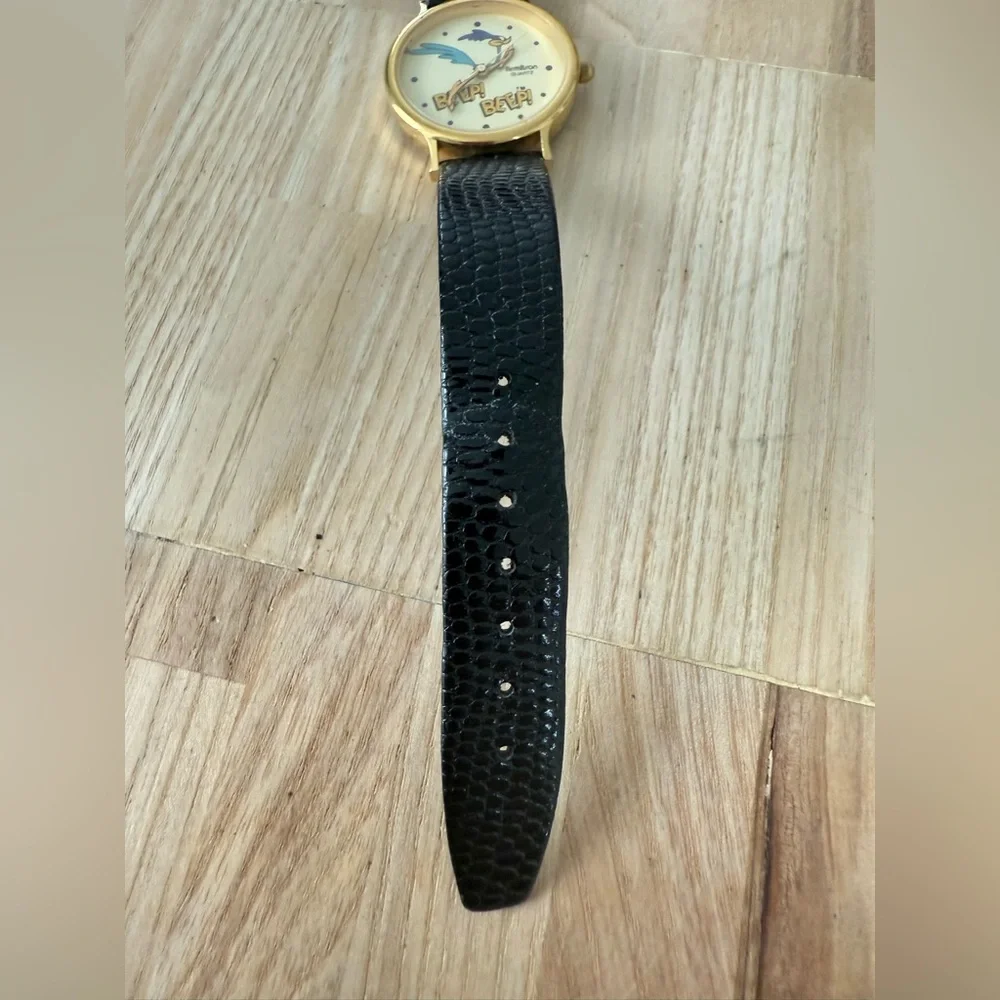 Armitron Warner Bros looney tunes roadrunner watch NEW BATTERY